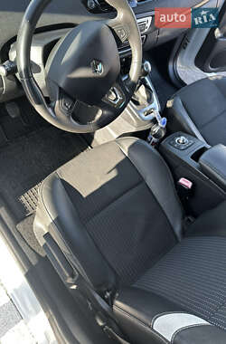Мінівен Renault Scenic 2015 в 