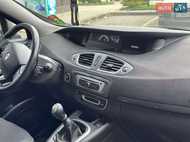 Мінівен Renault Scenic 2015 в Івано-Франківську фото 13 Мінівен Renault Scenic 2015 в Івано-Франківську