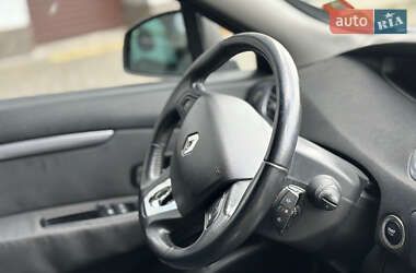 Минивэн Renault Scenic 2015 в 