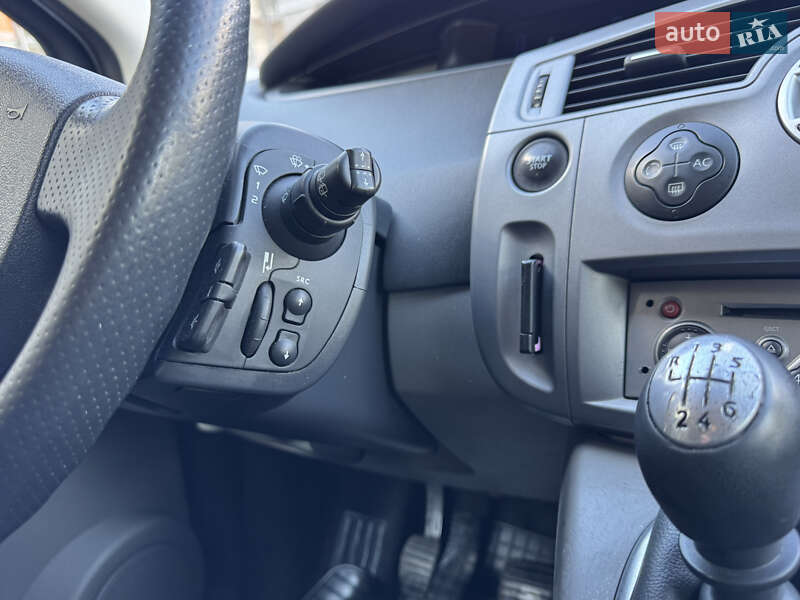 Минивэн Renault Scenic 2007 в Ровно