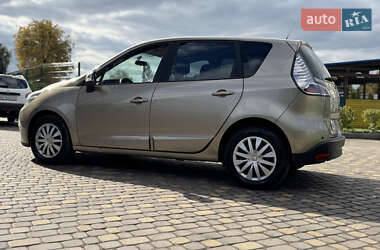 Минивэн Renault Scenic 2014 в 