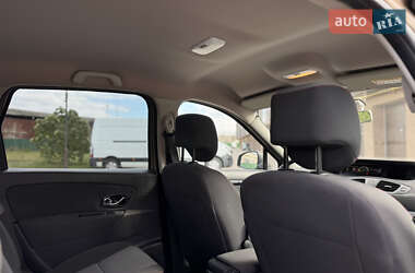 Минивэн Renault Scenic 2014 в 