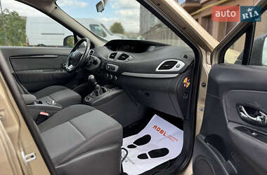 Минивэн Renault Scenic 2014 в 