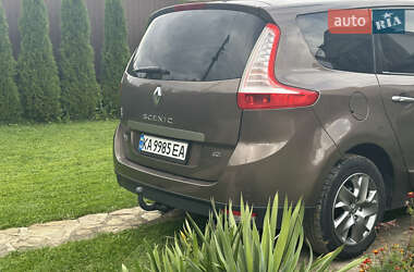 Минивэн Renault Scenic 2011 в 
