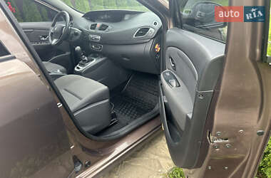 Минивэн Renault Scenic 2011 в 
