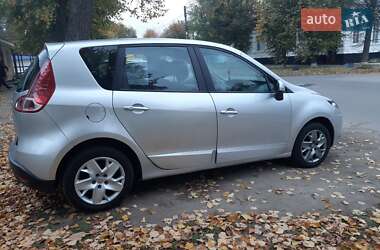 Минивэн Renault Scenic 2011 в 