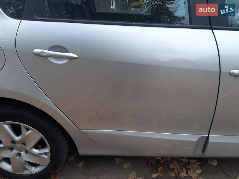Минивэн Renault Scenic 2011 в Хороле