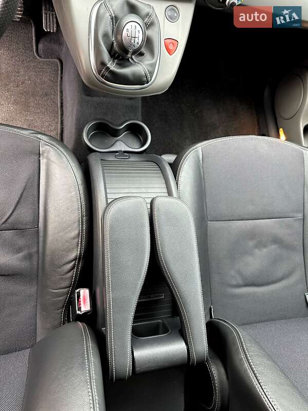 Мінівен Renault Scenic 2007 в Луцьку