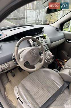 Минивэн Renault Scenic 2004 в 