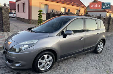 Минивэн Renault Scenic 2009 в 