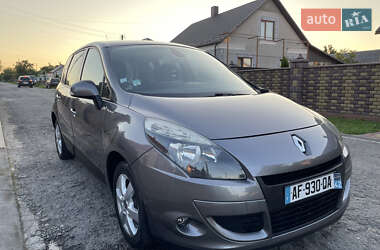 Минивэн Renault Scenic 2009 в 