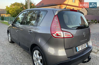 Минивэн Renault Scenic 2009 в 