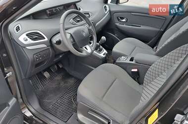 Мінівен Renault Scenic 2010 в  фото 13 Мінівен Renault Scenic 2010 в