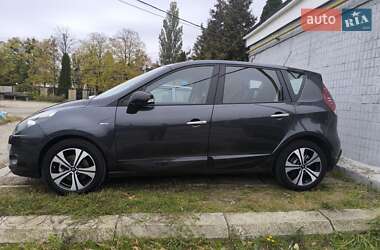 Минивэн Renault Scenic 2011 в 