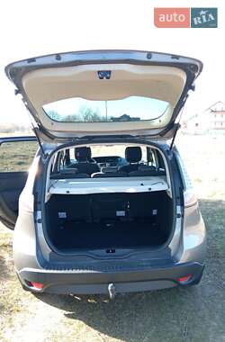 Минивэн Renault Scenic 2012 в 