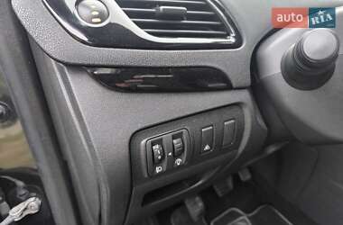 Минивэн Renault Scenic 2011 в 