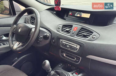Мінівен Renault Scenic 2011 в 