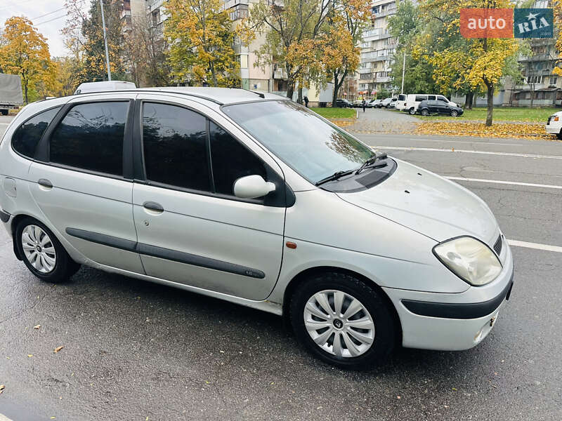 Мінівен Renault Scenic 2001 в Києві