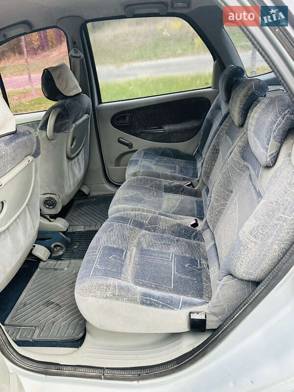 Мінівен Renault Scenic 2001 в Києві