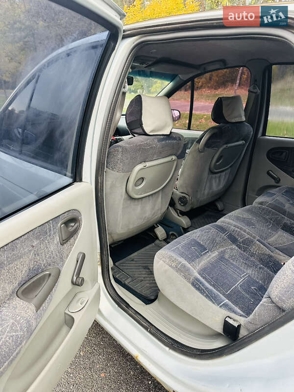 Мінівен Renault Scenic 2001 в Києві