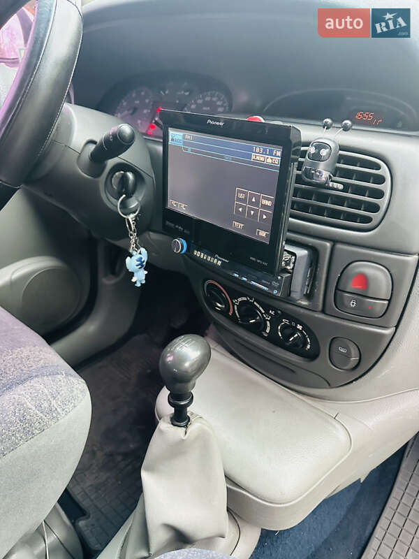 Мінівен Renault Scenic 2001 в Києві