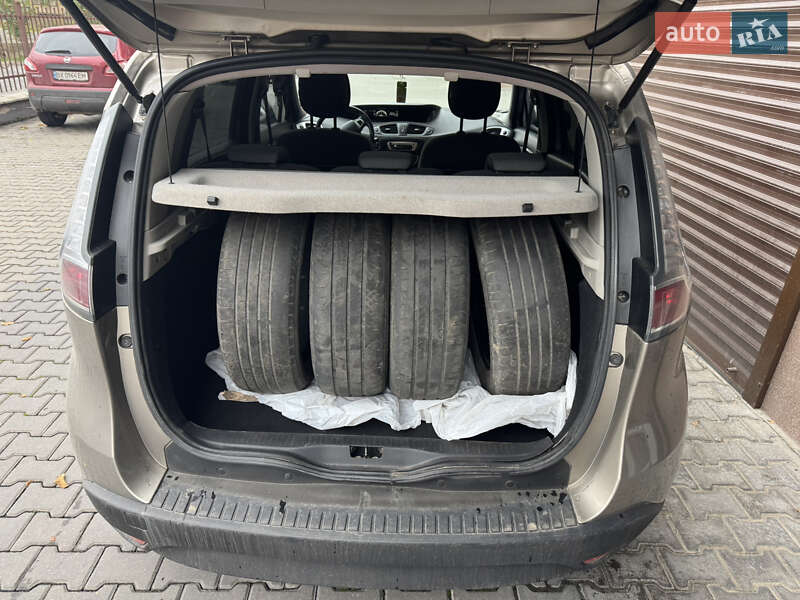 Минивэн Renault Scenic 2012 в Хмельницком