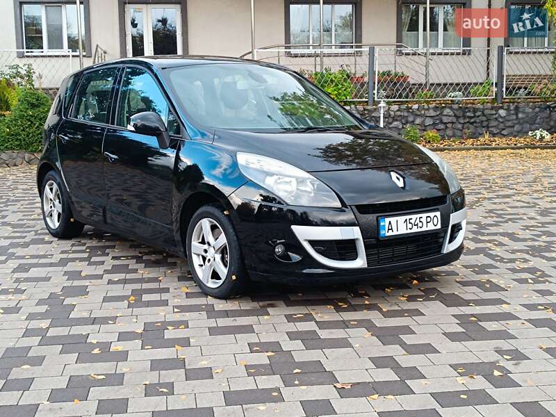 Минивэн Renault Scenic 2011 в 