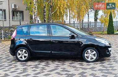 Минивэн Renault Scenic 2011 в 