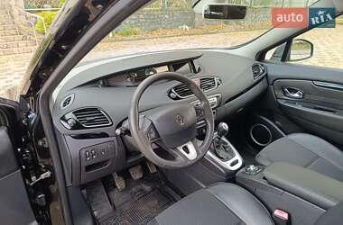 Минивэн Renault Scenic 2011 в 