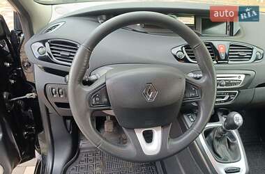 Минивэн Renault Scenic 2011 в 