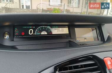 Минивэн Renault Scenic 2011 в 