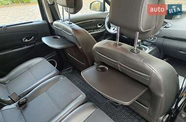 Минивэн Renault Scenic 2011 в 
