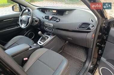 Минивэн Renault Scenic 2011 в 