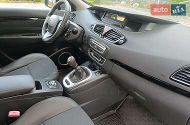 Минивэн Renault Scenic 2011 в 