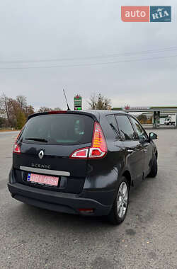 Минивэн Renault Scenic 2009 в 