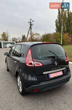 Минивэн Renault Scenic 2009 в 