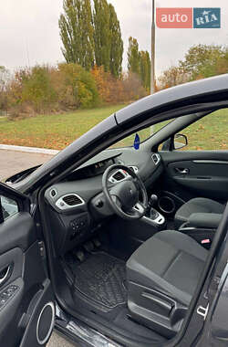 Минивэн Renault Scenic 2009 в 