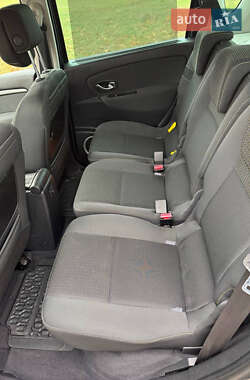 Минивэн Renault Scenic 2009 в 