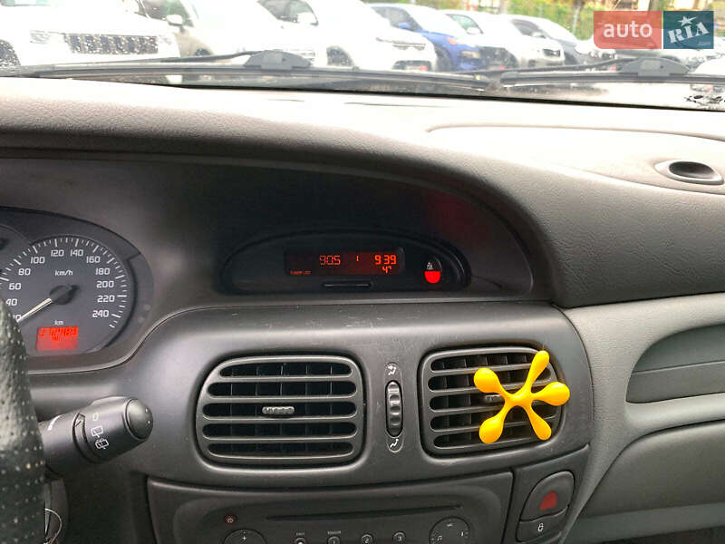 Минивэн Renault Scenic 2002 в Виннице