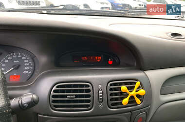 Мінівен Renault Scenic 2002 в 