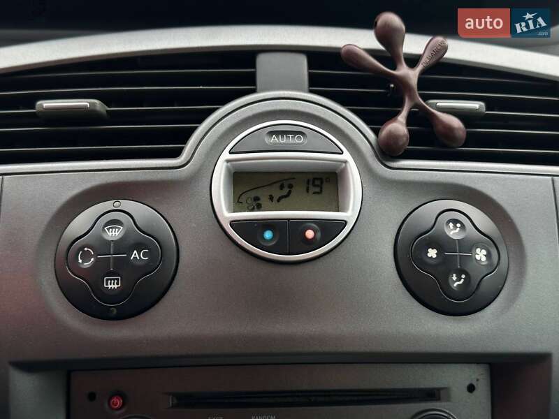Минивэн Renault Scenic 2005 в Киеве фото 20 Минивэн Renault Scenic 2005 в Киеве