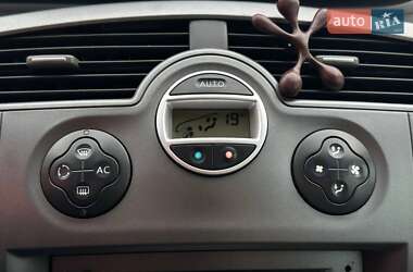 Мінівен Renault Scenic 2005 в  фото 20 Мінівен Renault Scenic 2005 в