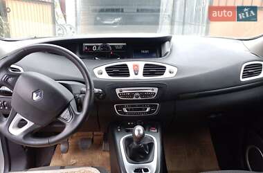 Минивэн Renault Scenic 2009 в 