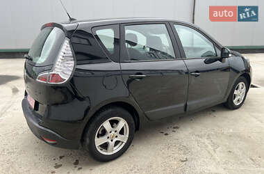 Минивэн Renault Scenic 2012 в 