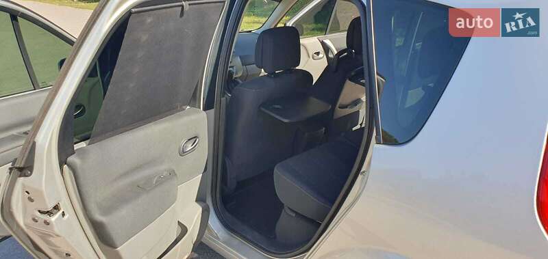 Мінівен Renault Scenic 2006 в Дніпрі фото 15 Мінівен Renault Scenic 2006 в Дніпрі
