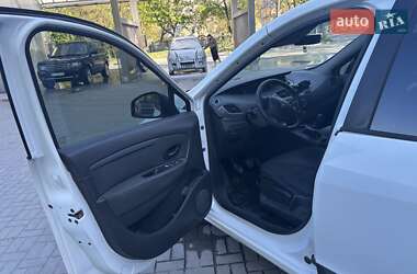 Мінівен Renault Scenic 2010 в  фото 6 Мінівен Renault Scenic 2010 в