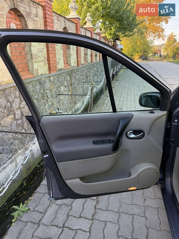 Минивэн Renault Scenic 2005 в Красилове фото 43 Минивэн Renault Scenic 2005 в Красилове