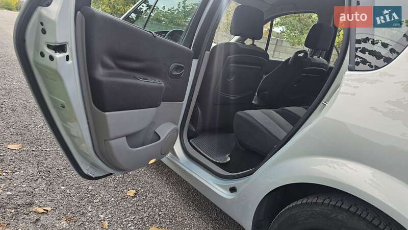 Мінівен Renault Scenic 2003 в Кам'янському фото 20 Мінівен Renault Scenic 2003 в Кам'янському