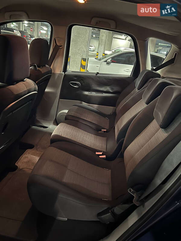 Минивэн Renault Scenic 2005 в Вишневом фото 10 Минивэн Renault Scenic 2005 в Вишневом