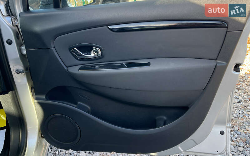 Мінівен Renault Scenic 2015 в Коломиї